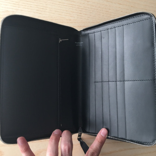 Acne Studios（アクネ ストゥディオズ）の黒財布（大）