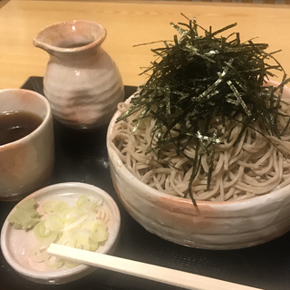 急募★食事つき！デリバリースタッフ（時給＋100円）、ホールキッチンスタッフ募集！時給1020～1300円(研修期間1011円)より、フリーター、未経験者、高校生歓迎致します。の画像