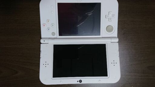 3DSLL　(充電器もあります）（カセット付￥16000）になります