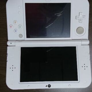 3DSLL　(充電器もあります）（カセット付￥16000）になりますの画像
