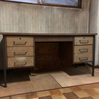 タンス、鉄くずなどの画像