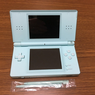 ニンテンドーDS ライトの画像