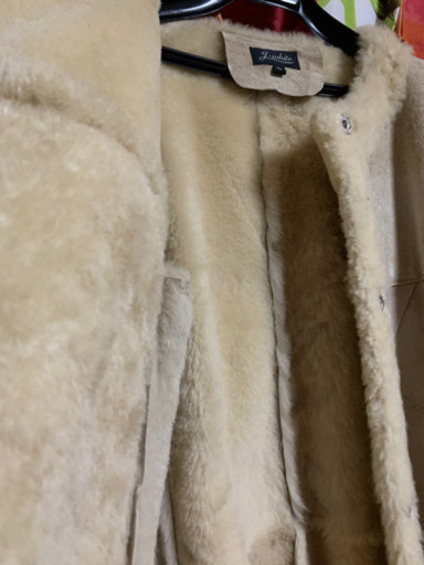 リアルムートン　ノーカラーコート