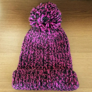 未使用品 UNIQLO ピンク×黒 ニット帽