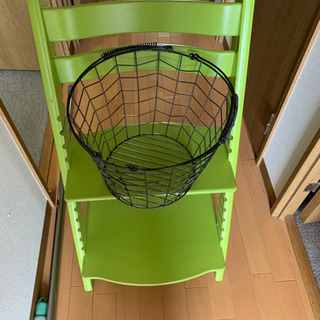 子供椅子　籠付き