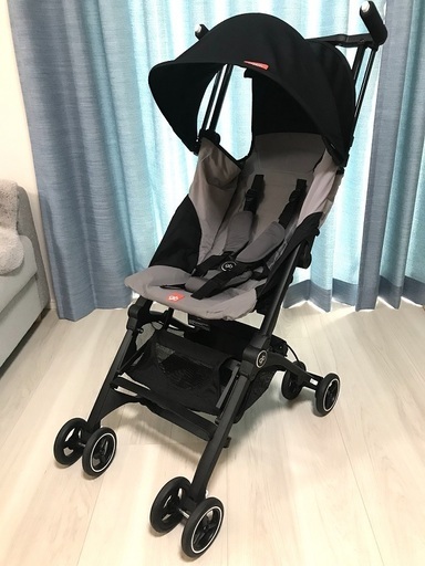 [SOLD] ★ウルトラコンパクト★海外で超人気！折り畳みベビーカー、正規収納バッグセット！飛行機座席に持ち込めます。