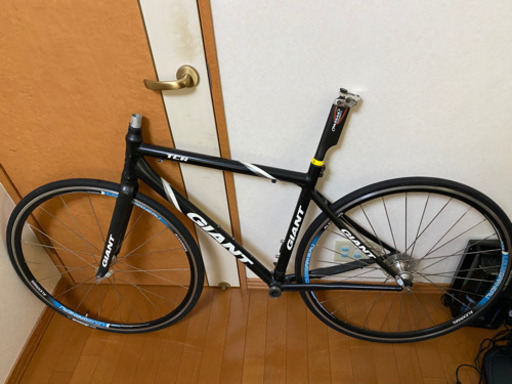 ロードバイクフレームとホイール