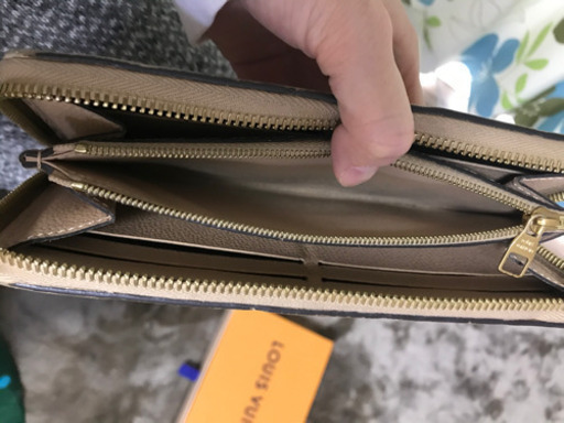 ヴィトン 財布　売ります