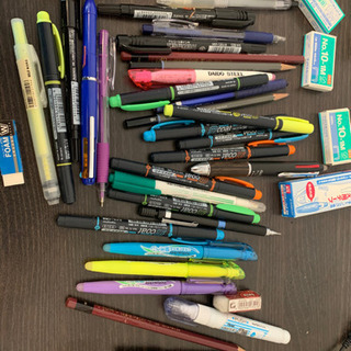 【文房具】ボールペン、蛍光ペン、シャープペンシル、ホッチキス、鉛筆の画像