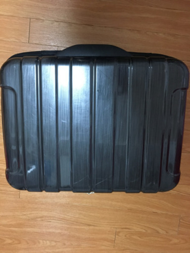 機内持ち込み可能　TSA搭載　ビジネスキャリースーツケース　パソコン収納付き