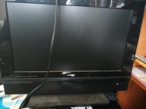液晶テレビ