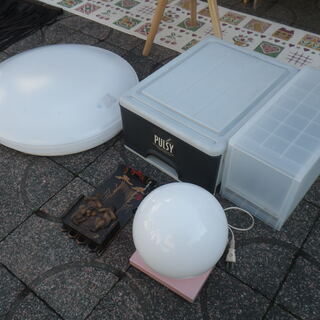 ■無料で差し上げます。■タンス　テーブル　など生活雑貨いろいろの画像