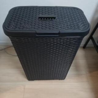 プラスチック製　ゴミ箱