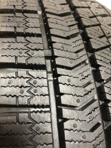 値下げします！ブリジストン　スタッドレスタイヤ　使用2週間のみ