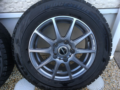ブリジストン　スタッドレスホイールセット195/65R15 セレナにて使用