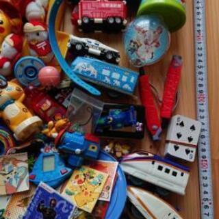 男の子おもちゃたくさんの画像