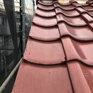 杉並区和田で屋根瓦を下ろしますので、必要な方はいますでしょうか⁉️の画像