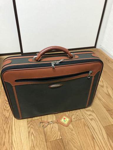 ビジネスバッグ1000円でお譲り致します。