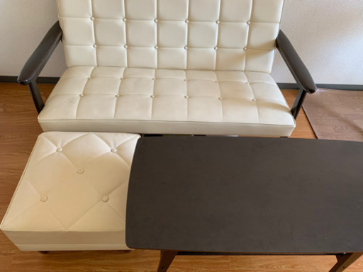 カリモク60 ソファ、オッドマン、テーブルセット