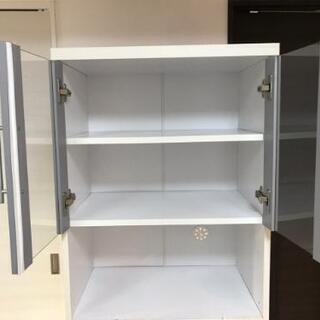 【無料】レンジ台（食器棚）の画像