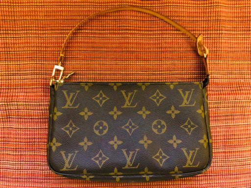 ルイヴィトン　ポシェットアクセソワール モノグラム ハンドバッグ PVC