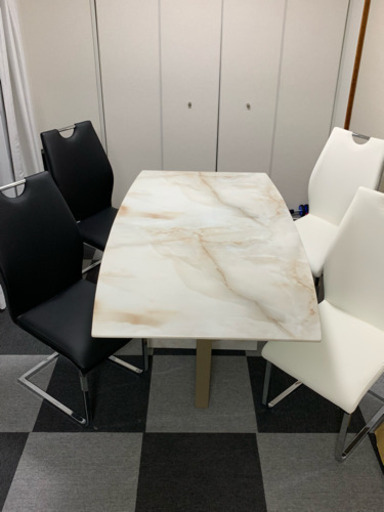 机 4人掛け カンティレバーチェア 大理石調