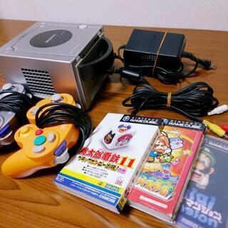 【引き渡し者様決定】任天堂 ゲームキューブ セット ソフト３枚付き ルイージマンション 桃鉄11 ペーパーマリオRPG ニンテンドー GAME CUBEの画像