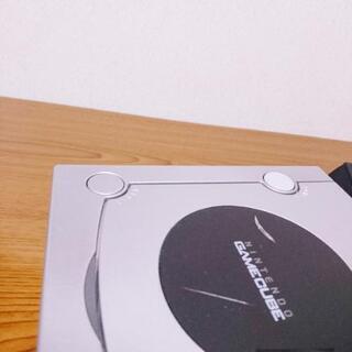 【引き渡し者様決定】任天堂 ゲームキューブ セット ソフト３枚付き ルイージマンション 桃鉄11 ペーパーマリオRPG ニンテンドー GAME CUBEの画像