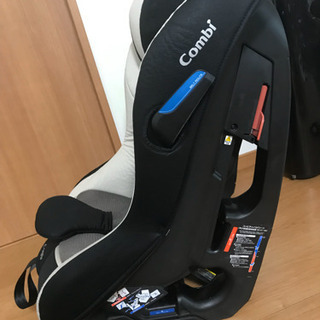 お譲り先決まりました　コンビ　チャイルドシートの画像