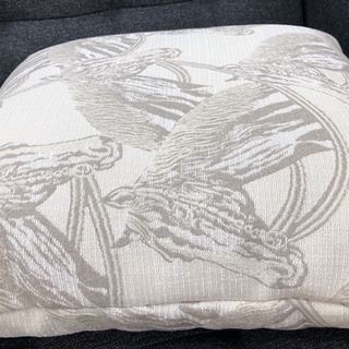 【値下げ】②並行輸入品　Formitalia　イタリア家具高級ブランド クッションの画像