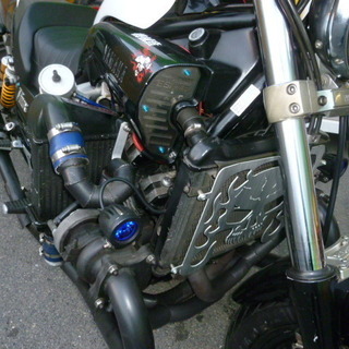 美品 OVER マフラー本体 ヤマハ VーMAX 中古車両から取り外し部品 OVER GPパフォーマンス S/OマフラーV-MAX1200 V-MAX VMAX 左 1FK