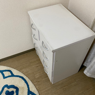 ０円！ホワイトタンスの画像