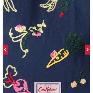 Cath Kiston 野菜刺繍バッグの画像