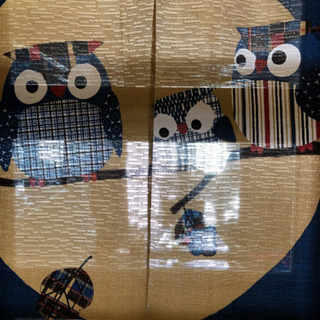 フクロウの暖簾　の画像
