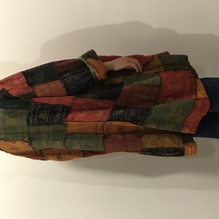エスニックファッション、パッチワークマントレッドの画像