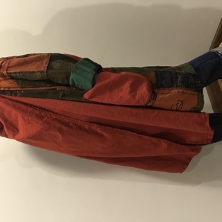 エスニックファッション、パッチワークマントレッドの画像