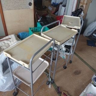 差し上げます。引き取り限定　美容室で使用していたワゴン3台　カーラー他一式　引き取り限定の画像