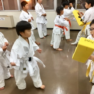 元気！がまん！あいさつ！空手教室！武道教育センター 優至会！の画像