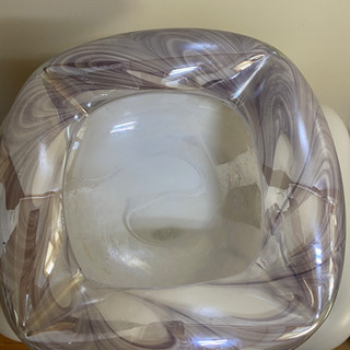 大きな灰皿の画像