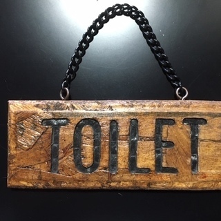 モザイクタイルで作成した看板(表札)　TOILET(トイレ)