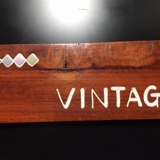 モザイクタイルで作成した看板(表札)　VINTAGE(ビンテージ)