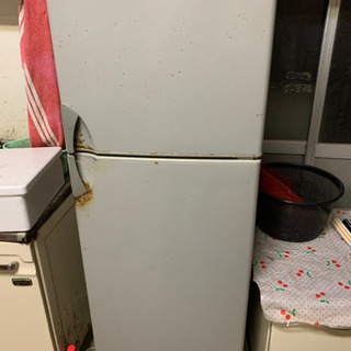 冷蔵庫こちらが1000円出しますので引取希望の画像