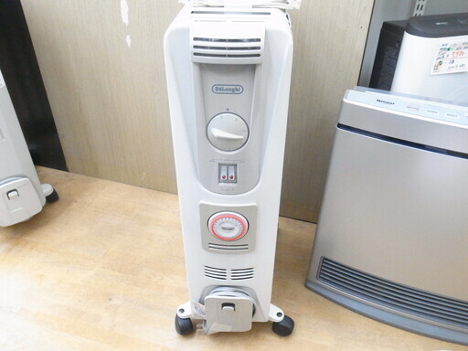 デロンギ オイルヒーター 071221TEC【モノ市場 知立店】