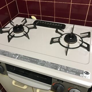 [プロパン コンロ] リンナイ コンパクトガステーブル 水無し片面焼 LP用 右強火 クリームベージュ KGM33NBER LPの画像