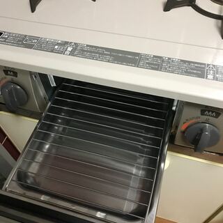 [プロパン コンロ] リンナイ コンパクトガステーブル 水無し片面焼 LP用 右強火 クリームベージュ KGM33NBER LPの画像