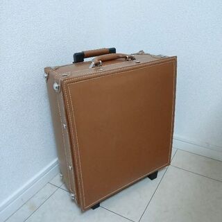 スーツケース