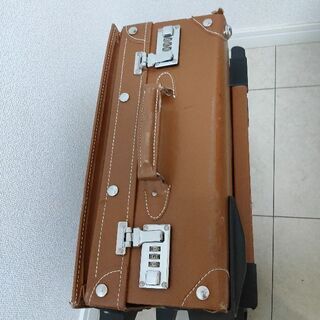 スーツケースの画像