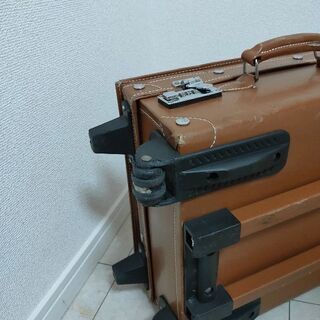 スーツケースの画像