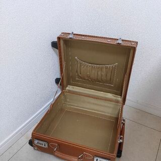 スーツケースの画像