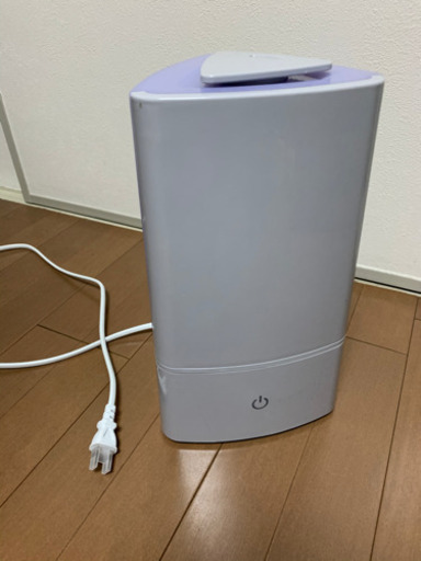 (取引中)加湿器　白 (取説、箱付き)